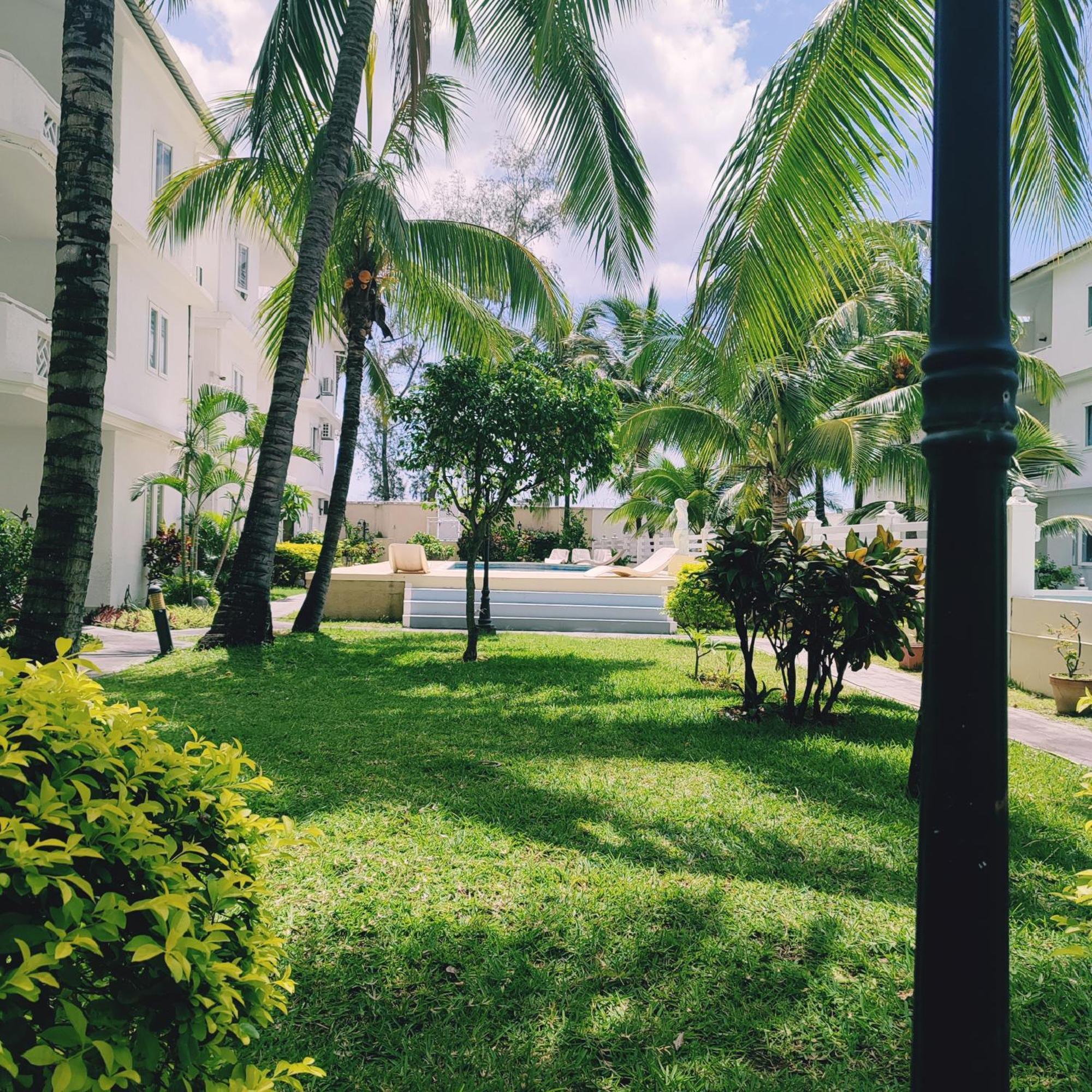 White Sand Cabana Flic en Flac Exterior photo